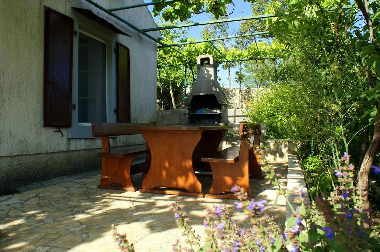 בית נופש הוילה Raša House Violeta